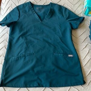 Figs Scrub Top